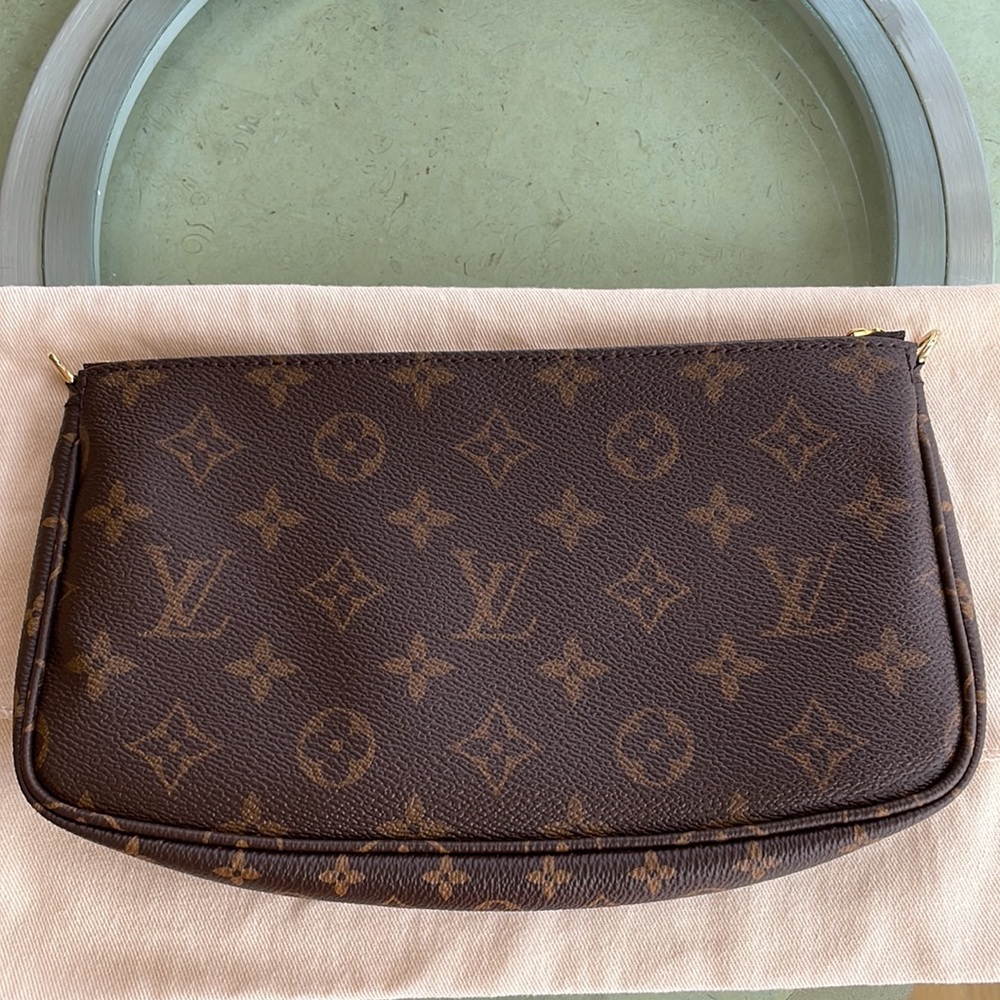 SOLD!!! Louis Vuitton Large Pochette!! - Picture 2 of 9